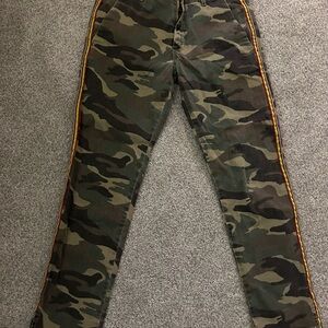 Sundry Camouflage Woman’s Pants